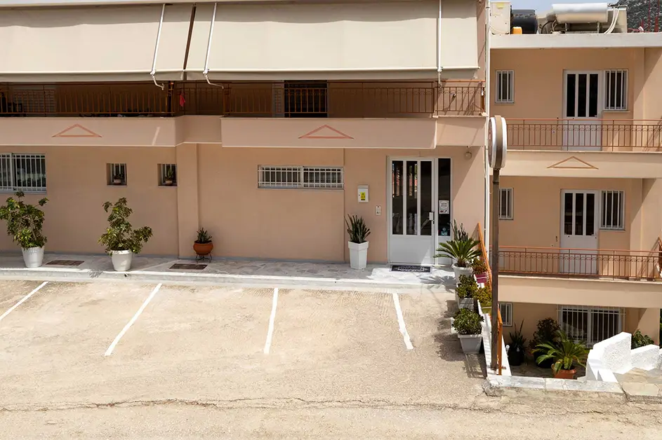 Iliana Apartments Tolo