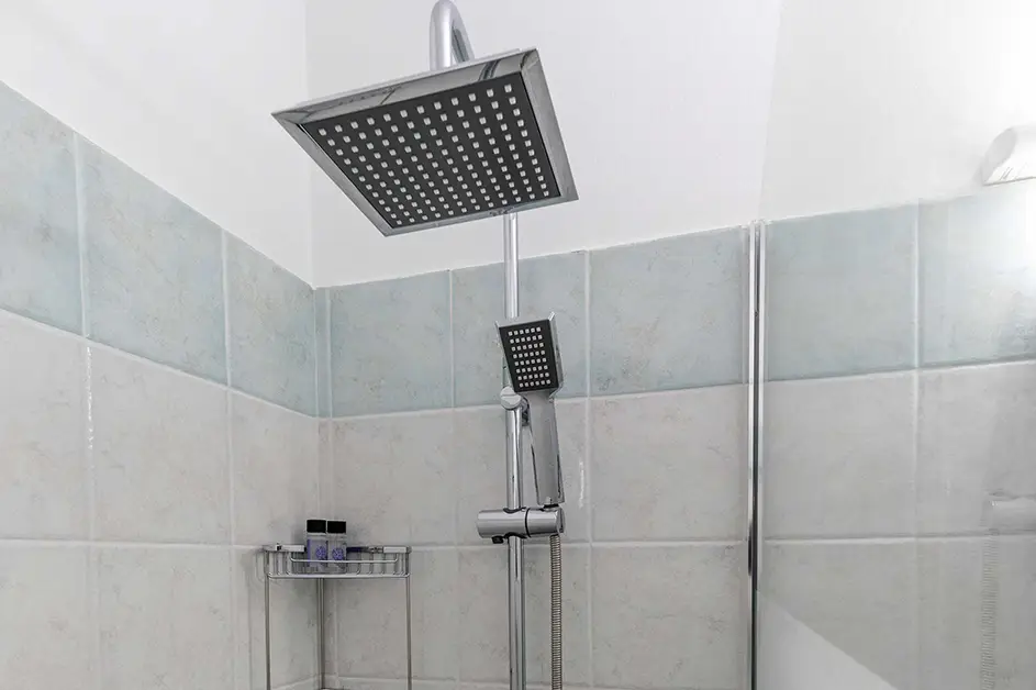 Modern Bathroom Tolo Rooms